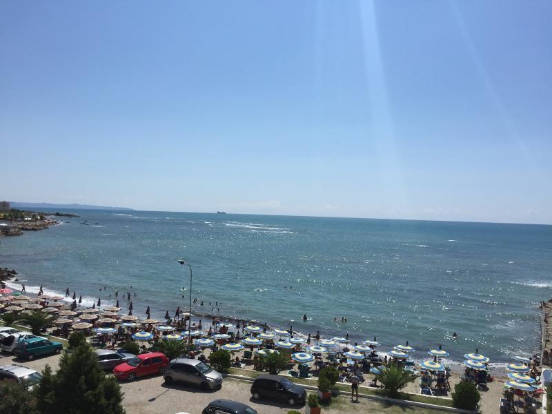 Hotel Ferrara Durres Bagian luar foto