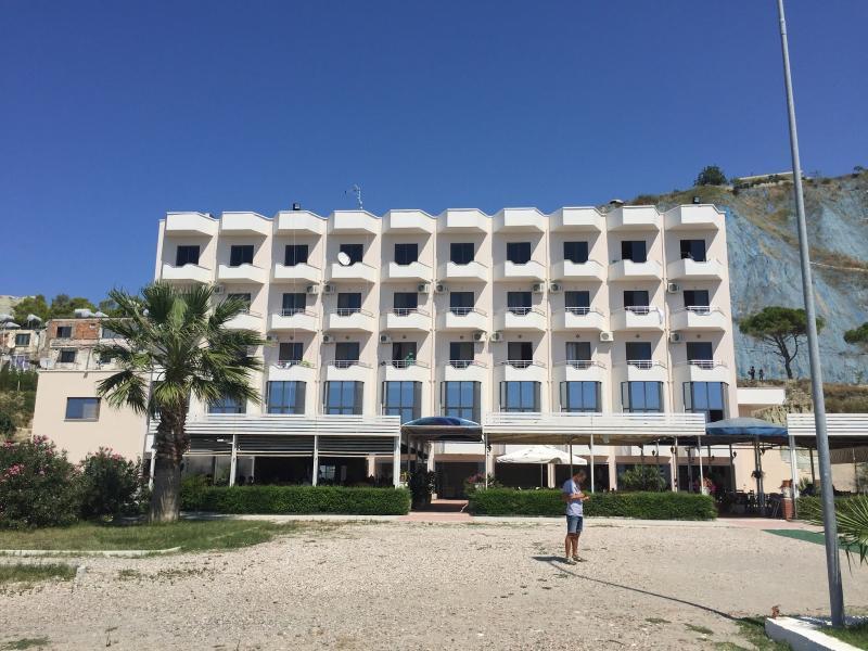 Hotel Ferrara Durres Bagian luar foto