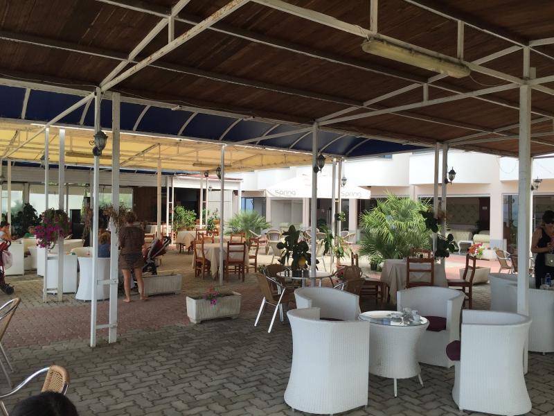 Hotel Ferrara Durres Bagian luar foto