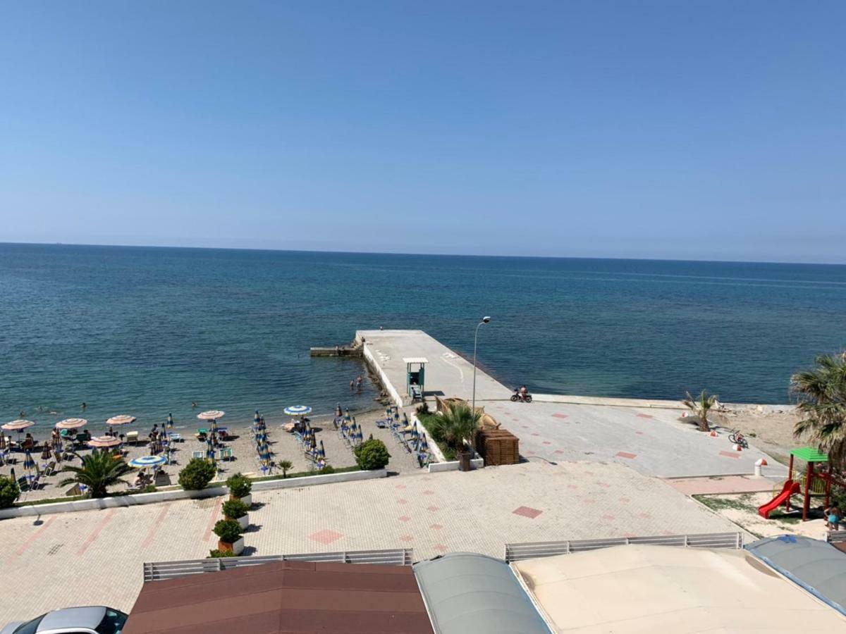 Hotel Ferrara Durres Bagian luar foto