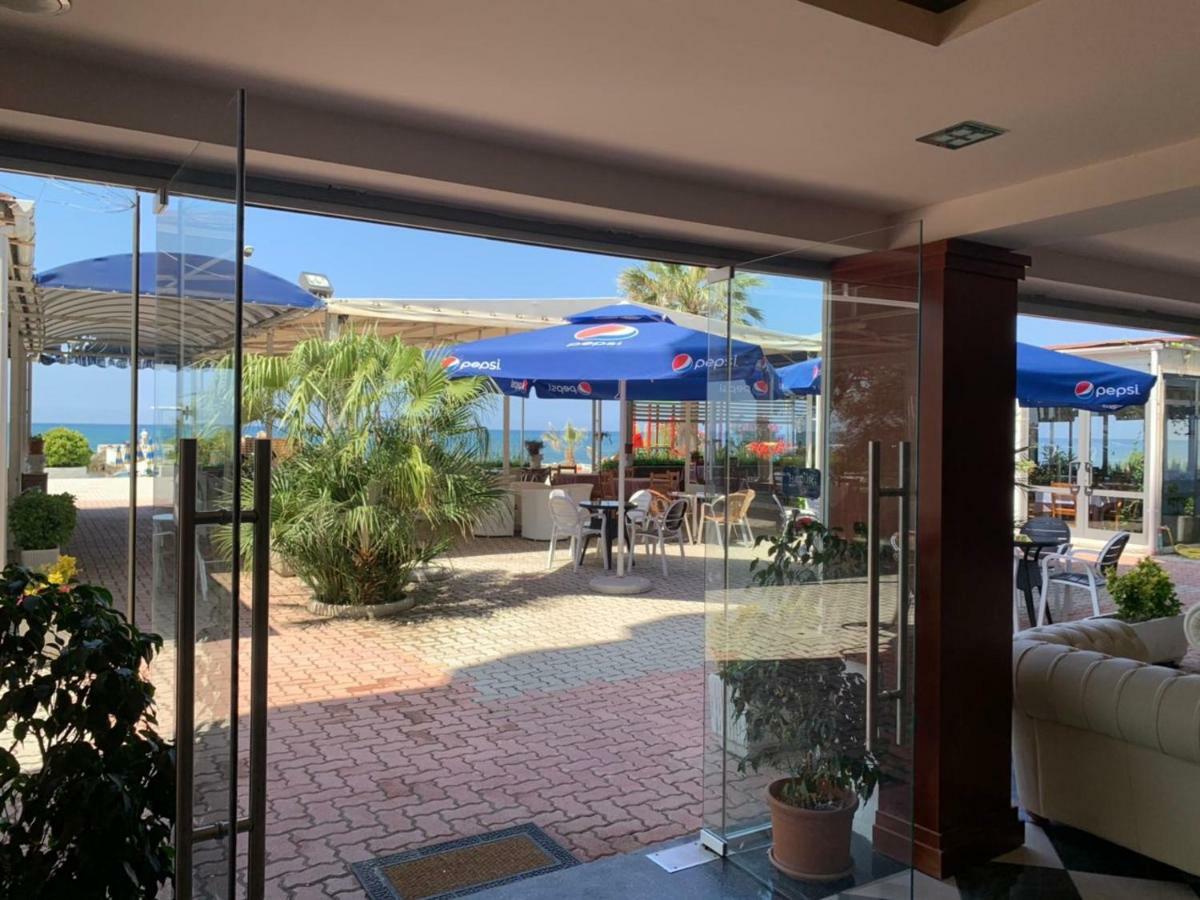 Hotel Ferrara Durres Bagian luar foto
