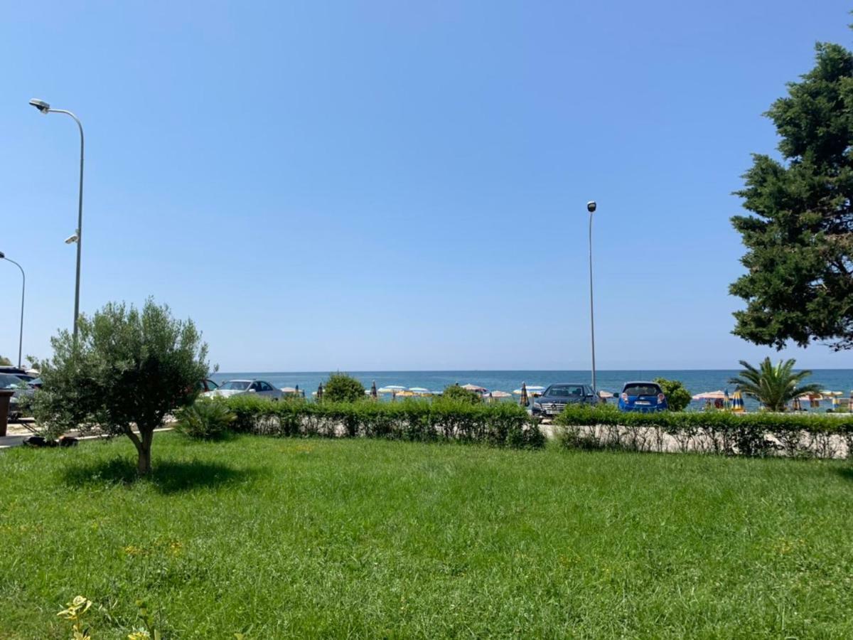 Hotel Ferrara Durres Bagian luar foto