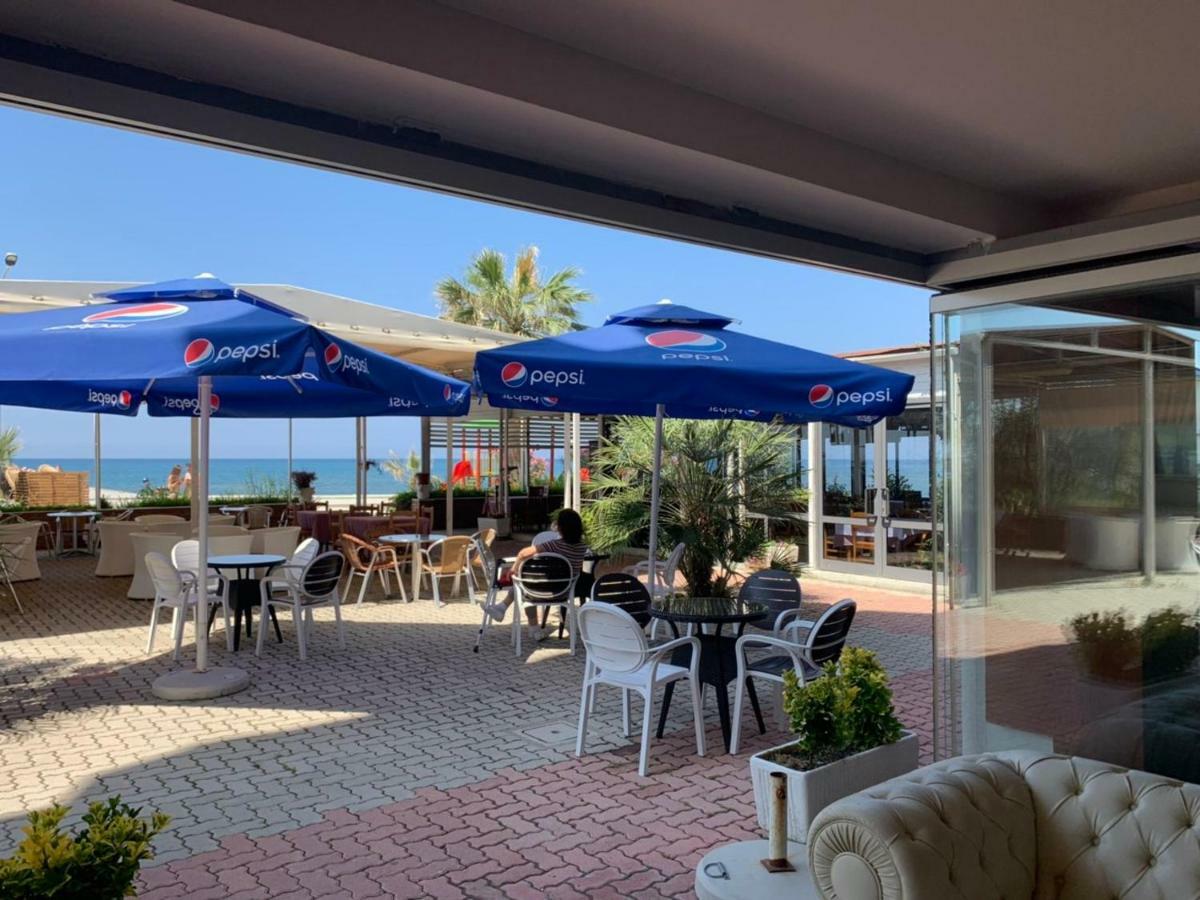 Hotel Ferrara Durres Bagian luar foto