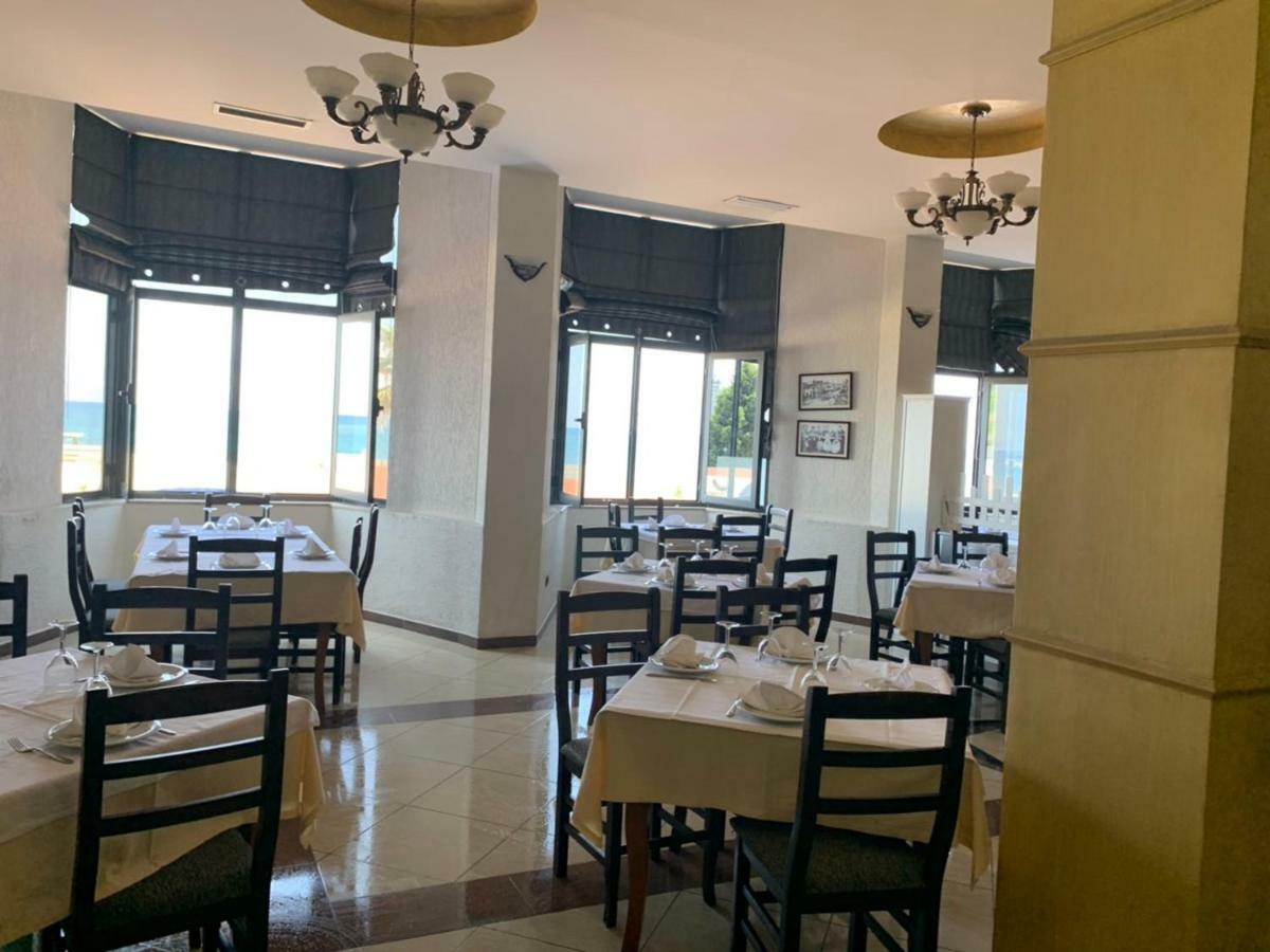 Hotel Ferrara Durres Bagian luar foto