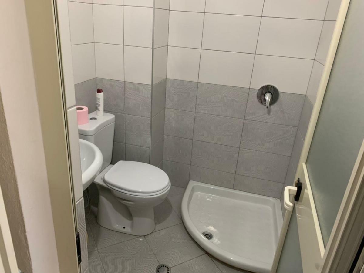 Hotel Ferrara Durres Bagian luar foto