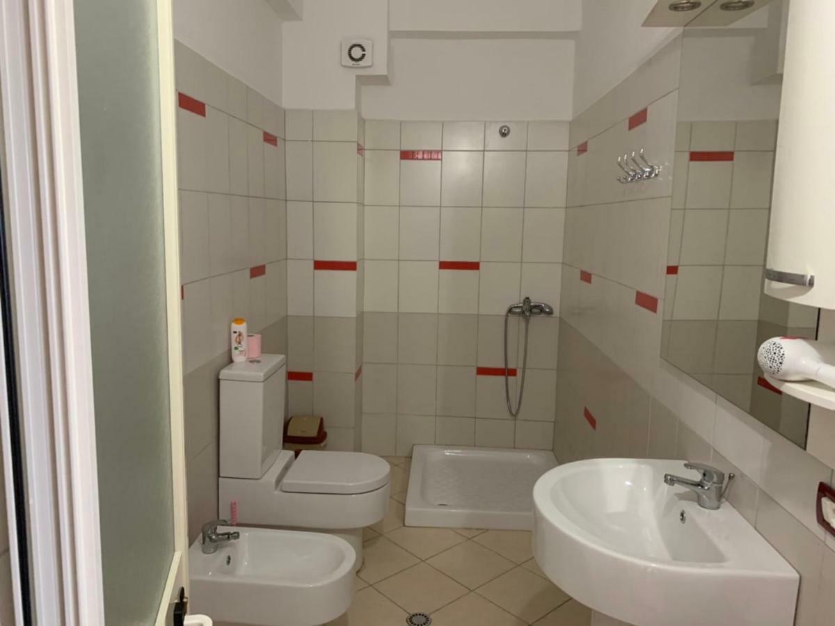 Hotel Ferrara Durres Bagian luar foto