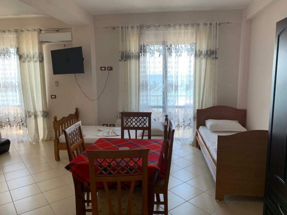Hotel Ferrara Durres Bagian luar foto